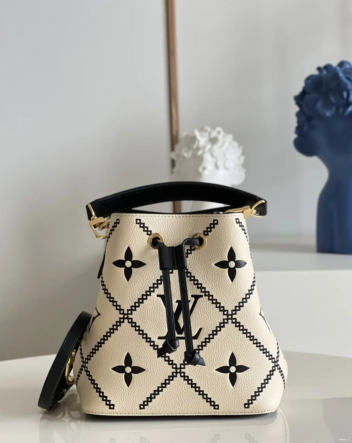 BB LOUIS VUITTON NÉONOÉ 0606